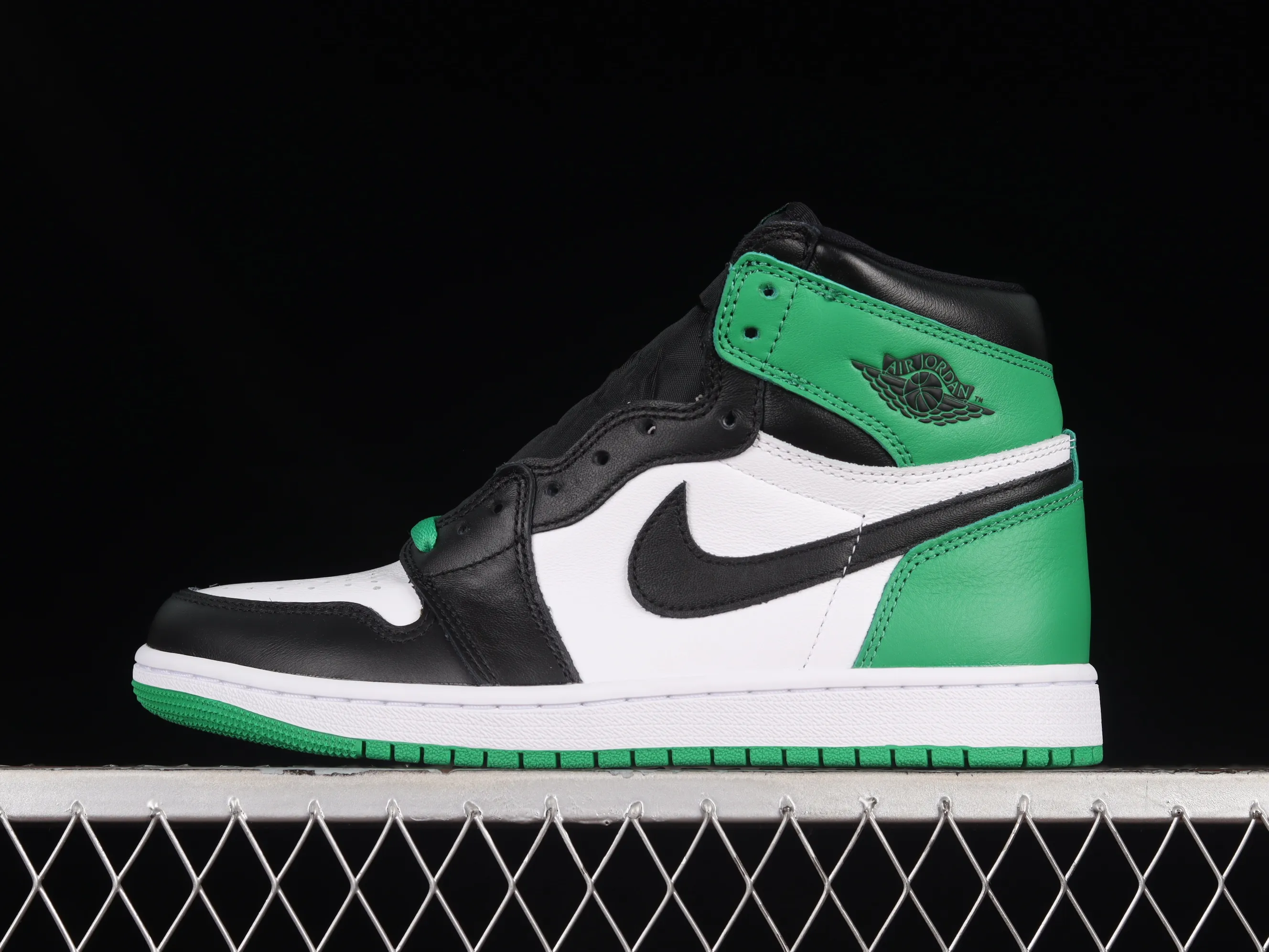 All Categories Air Jordan Jordan Series Basketball Shoes Air Jordan 1 High Made in Guangdong Pure Original Air Jordan 1 High OG "Lucky Green" AJ1 Joe 1 Celtics Black Green Toe DZ5485-031